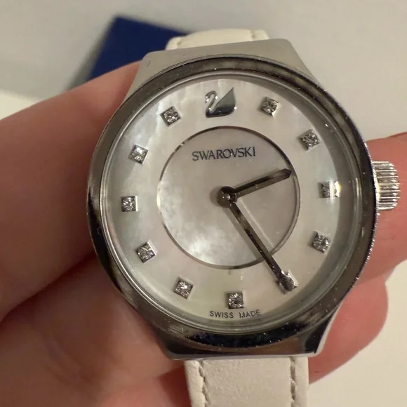 Swarovski Dreamy Leather Watch - Picture 9 of 17
